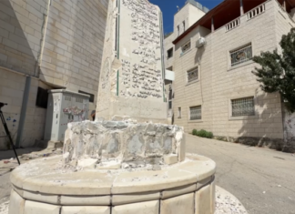 Terrorists – Israeli MP smashes Palestinian memorial under IDF escort (VIDEOS)